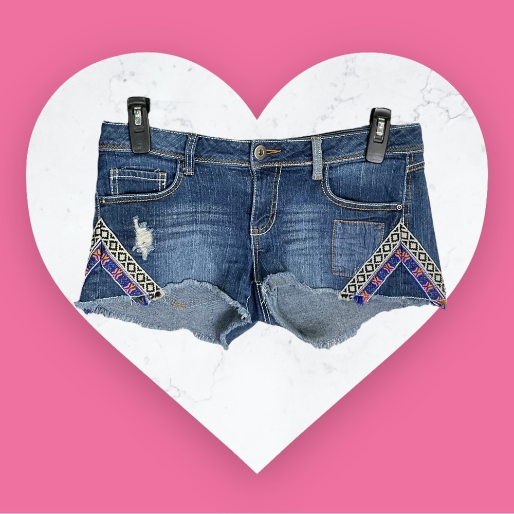Mudd Ripped Short Denim Shorts w Frayed Edges & SW Designs Jrs 11